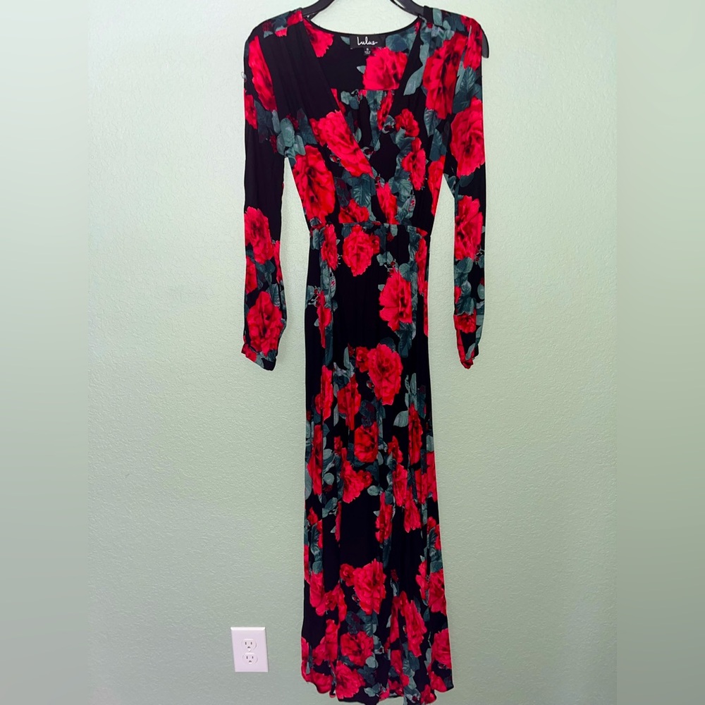 Lulu's Rose Maxi dress with cutout sleeves - S